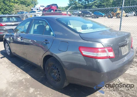 2011 Toyota Camry Le z USA, uszkodzony, nr VIN 4T1BF3EK2BU623582